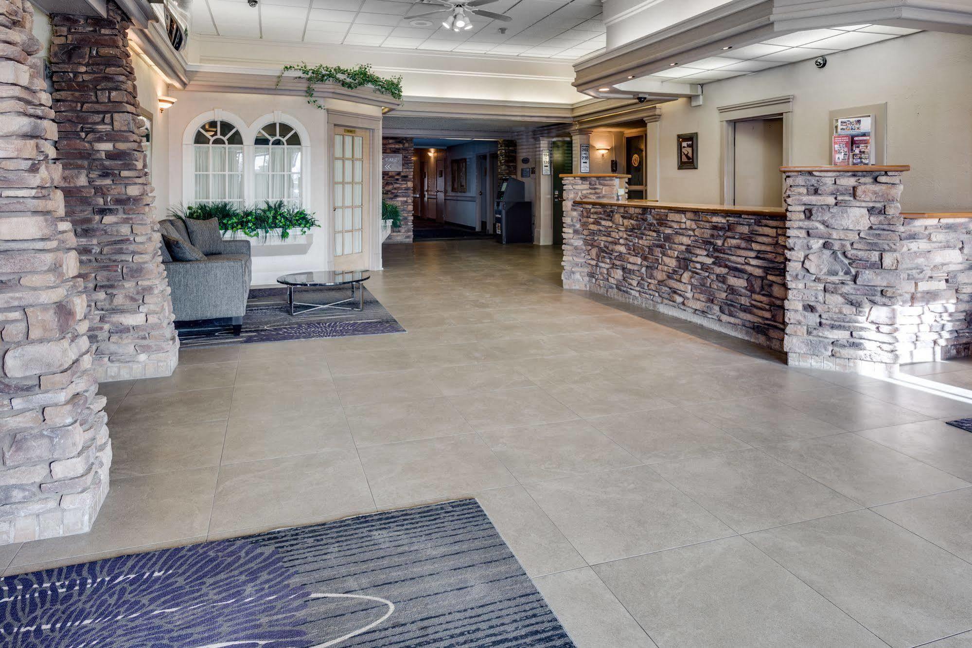 Heritage Inn Hotel & Convention Centre - High River Extérieur photo